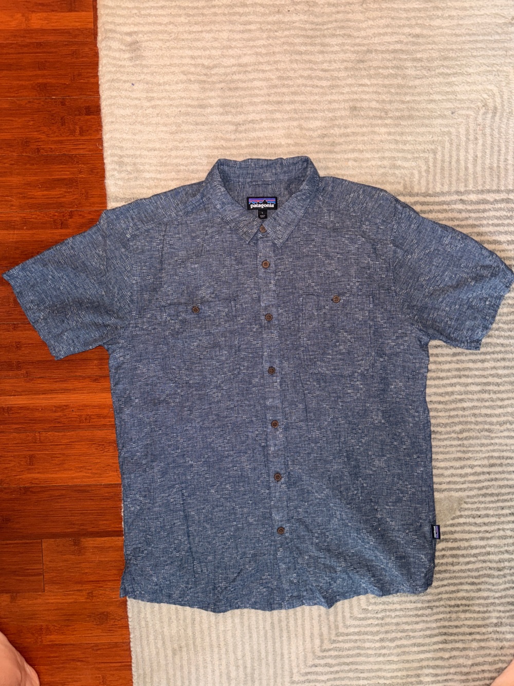 Patagonia Men's Blue Heather Short Sleeve Button Down Shirt Size L